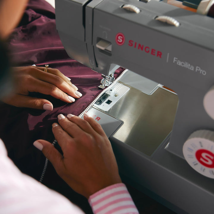 Máquina De Coser Facilita Pro 4423 SINGER®