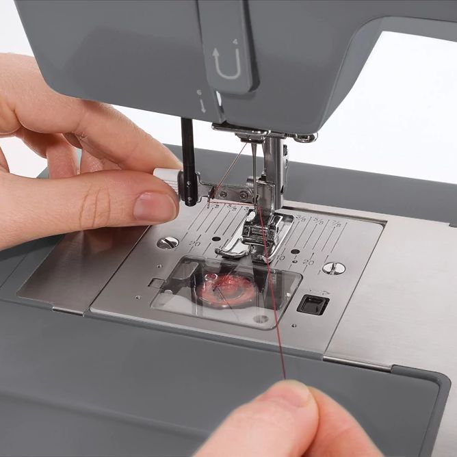 Máquina De Coser Facilita Pro 4452 SINGER®