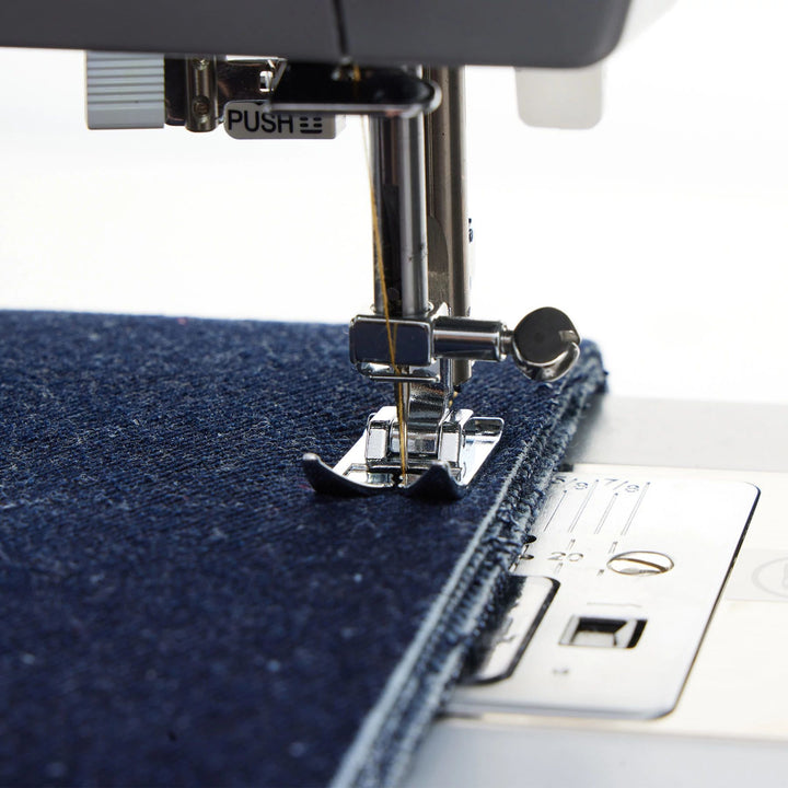 Máquina De Coser Facilita Pro 4423 SINGER®