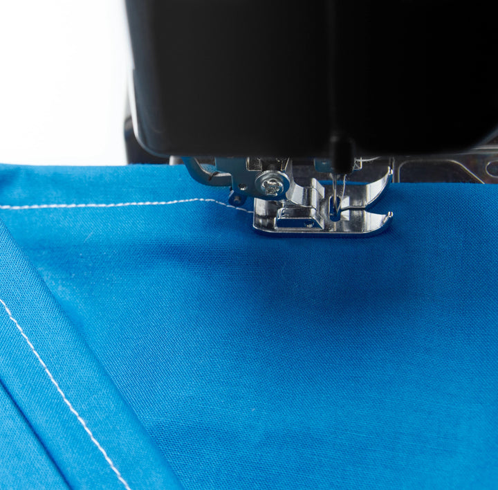 SINGER® Sewing Machine M1005 Black