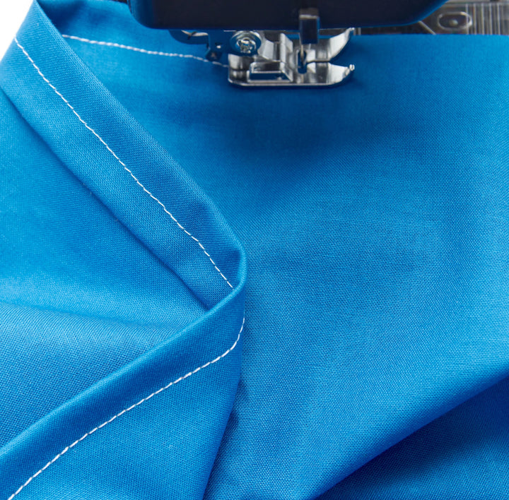 SINGER® Sewing Machine M1005 Black