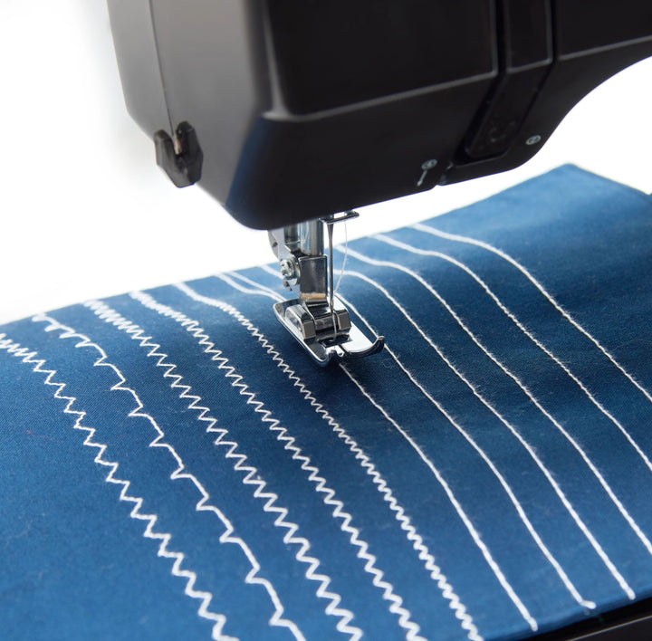 SINGER® Sewing Machine M1005 Black