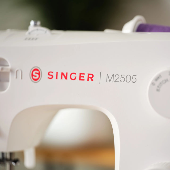 Máquina De Coser M2505 SINGER®
