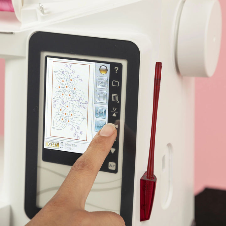 EM9305 Embroidery machine SINGER®