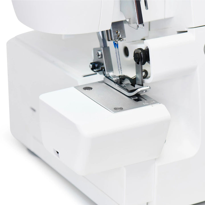 SINGER® Overlock SE017 Elite